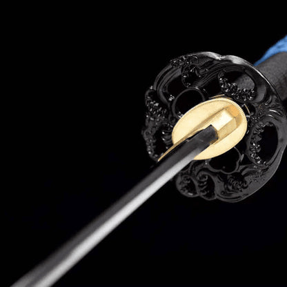 Tiefsee-Fangzahn Katana - 深海牙刀 — Klingen-Detail Nahaufnahme mit sichtbarem Stahl