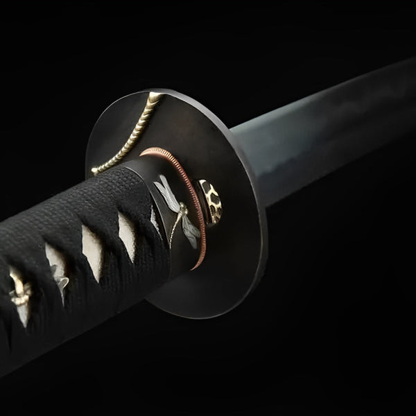 Tombo Katana (Damaststahl & echter Hamon) - 蜻蛉 — Klingen-Detail Nahaufnahme mit sichtbarem Stahl