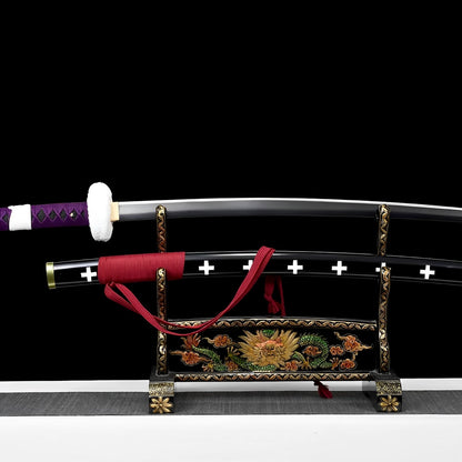 Trafalgar Law Katana Nahaufnahme der 1060-Klinge mit charakteristischem gezahntem Rücken