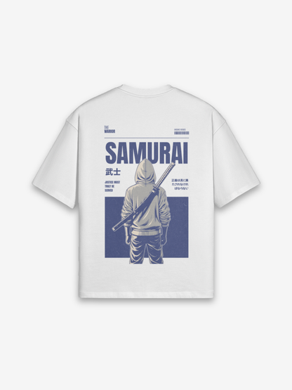Vintage Samurai T-Shirt weiß mit marineblau-grauem Halftone-Krieger von hinten mit Katana und 武士 Kanji
