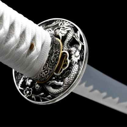 Weißes Katana-Schwert auf Display-Ständer mit voll-weißer Klinge und weißer Saya