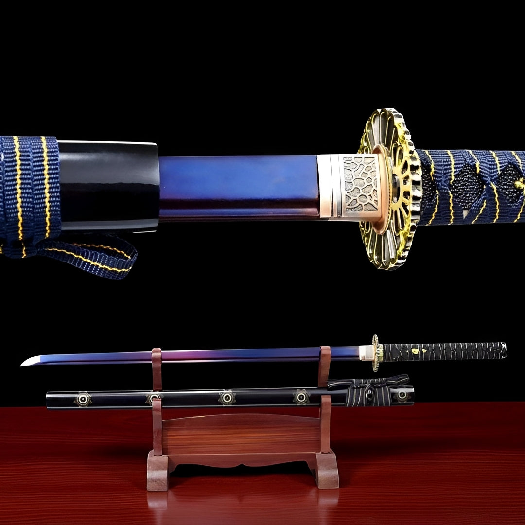 Yoru no Kage Ninjato mit blau-violett-lila Dämmerungs-Gradient-Klinge und goldenem Mandala-Tsuba