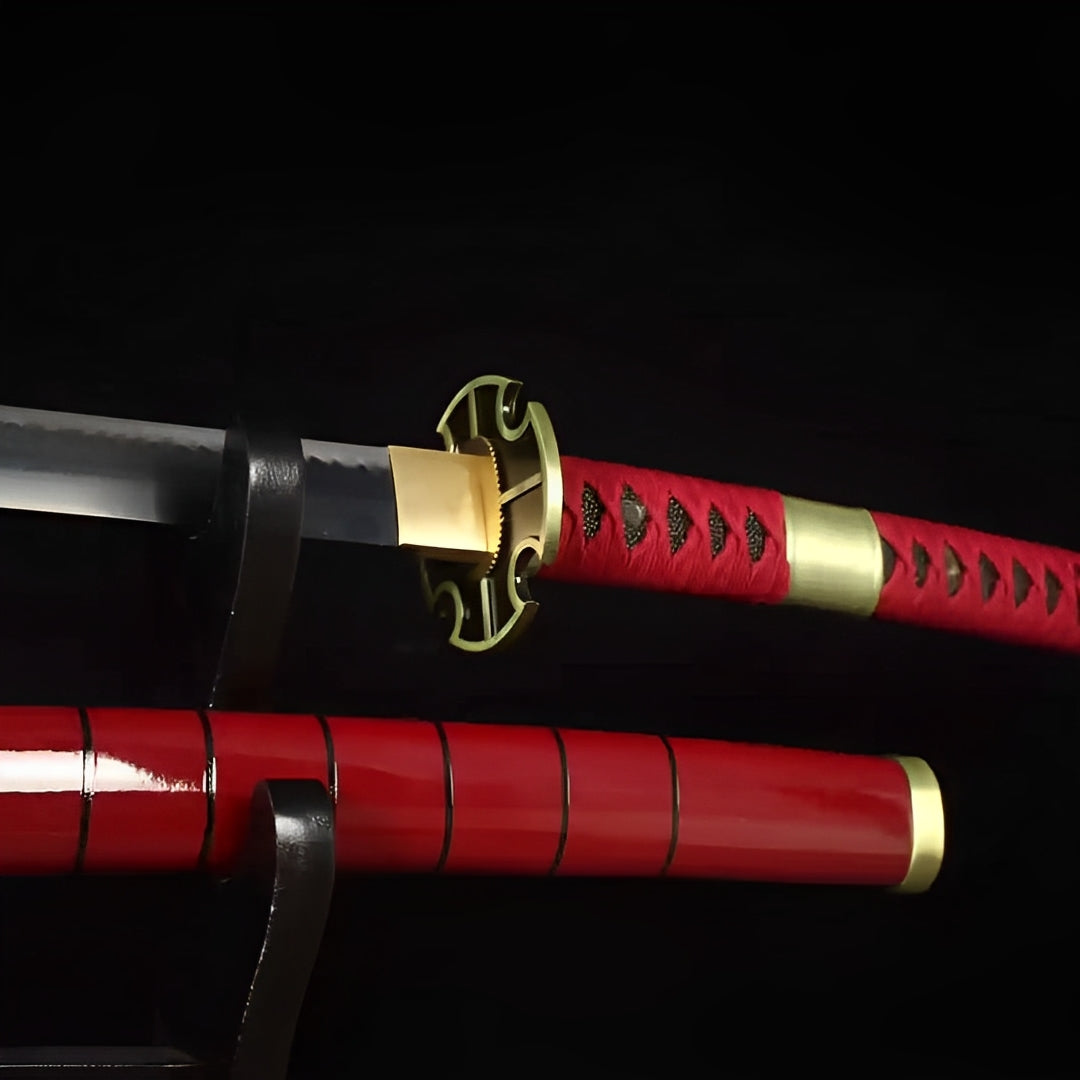Zoro Katana auf Display-Ständer mit polierter 1060-Klinge und schwarz-und-goldener Palette